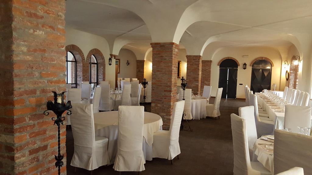 Tenuta Il Tenchio Hotel Lacchiarella ภายนอก รูปภาพ