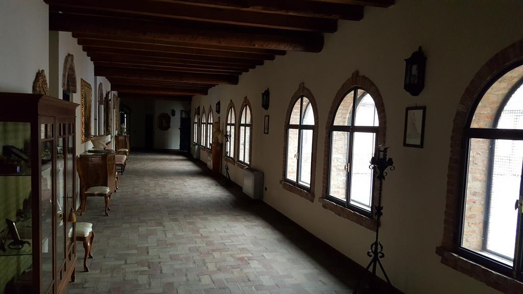 Tenuta Il Tenchio Hotel Lacchiarella ภายนอก รูปภาพ