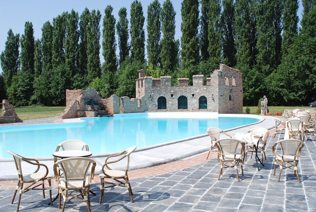 Tenuta Il Tenchio Hotel Lacchiarella ภายนอก รูปภาพ