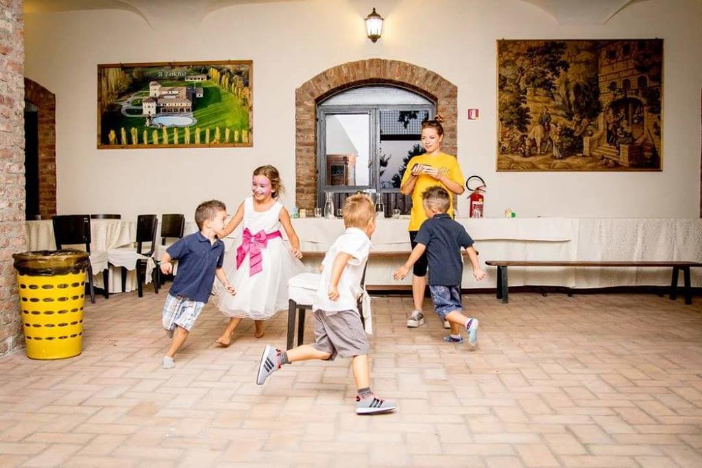 Tenuta Il Tenchio Hotel Lacchiarella ภายนอก รูปภาพ