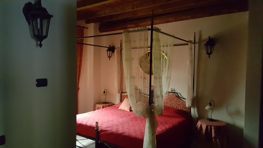 Tenuta Il Tenchio Hotel Lacchiarella ภายนอก รูปภาพ