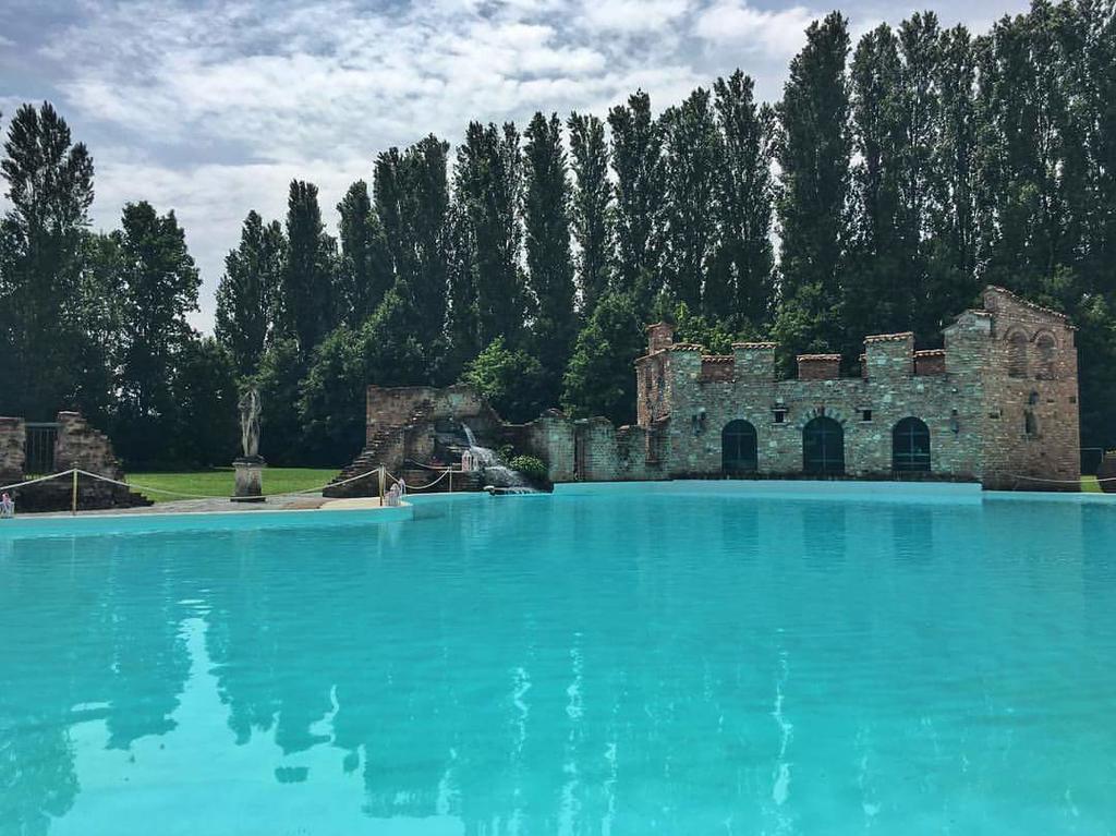 Tenuta Il Tenchio Hotel Lacchiarella ภายนอก รูปภาพ