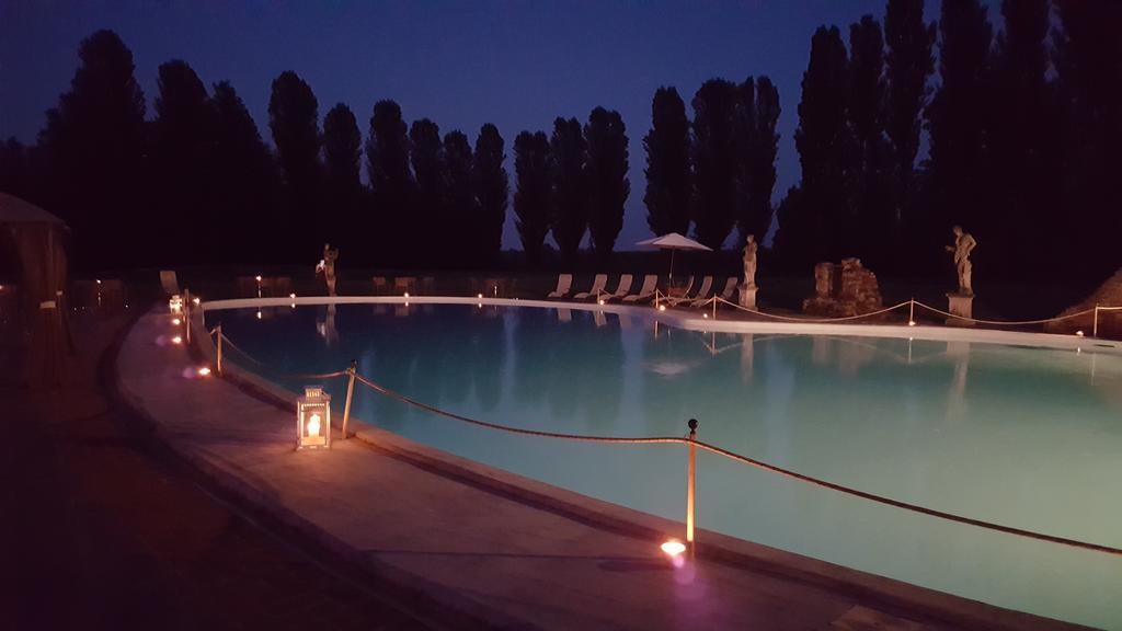 Tenuta Il Tenchio Hotel Lacchiarella ภายนอก รูปภาพ